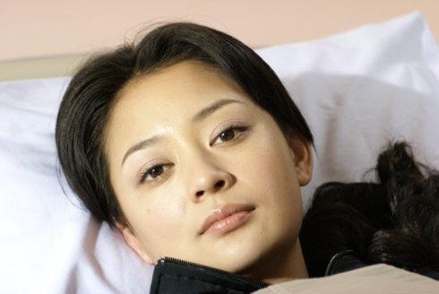 回顾成名后净身出户也要娶杨若兮今前妻爆红连奕名后悔了吗