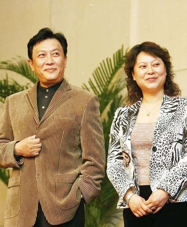 不久之后,唐国强和壮丽又机缘巧合的遇见,壮丽见他状态非常不好,便