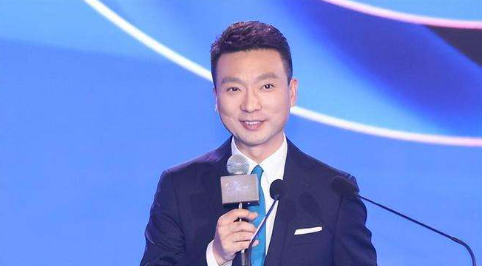 回顾康辉与师妹结婚22年不要孩子为何48岁却坦言后悔