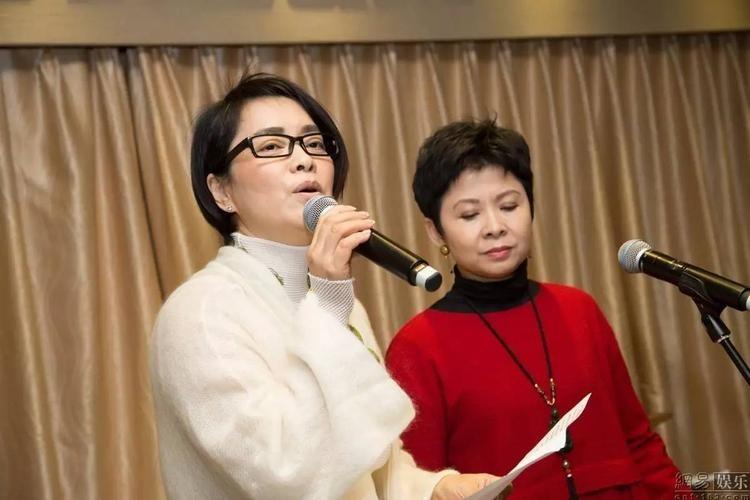 毛阿敏愧对哭瞎的父亲难舍离世的丈夫今儿女是我活着的动力