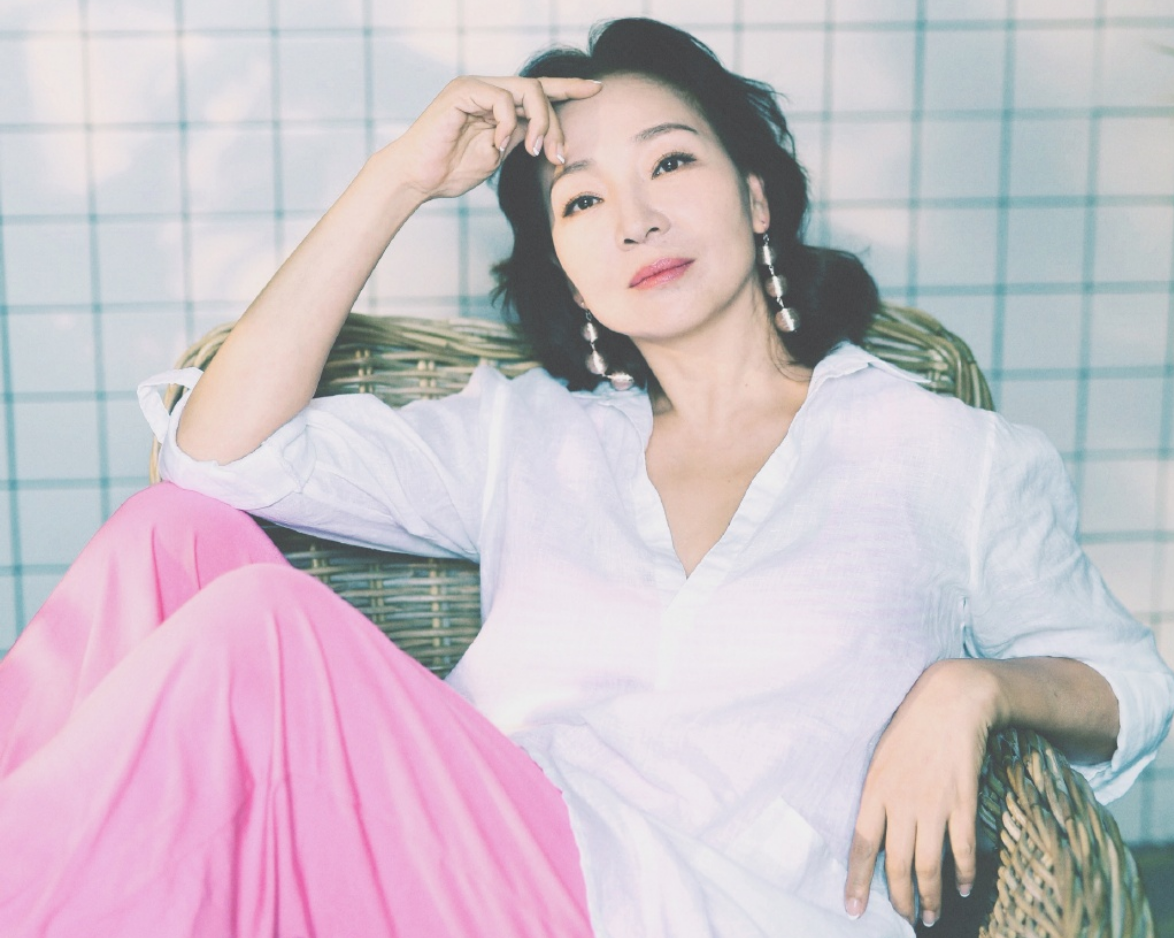 回顾马羚毕业于清华是演员又是设计师为了孩子始终单身一人