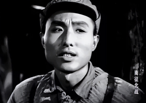 那时候,文艺事业被蒙上了一层灰色的面纱,仲星火的事业也受到了影响.