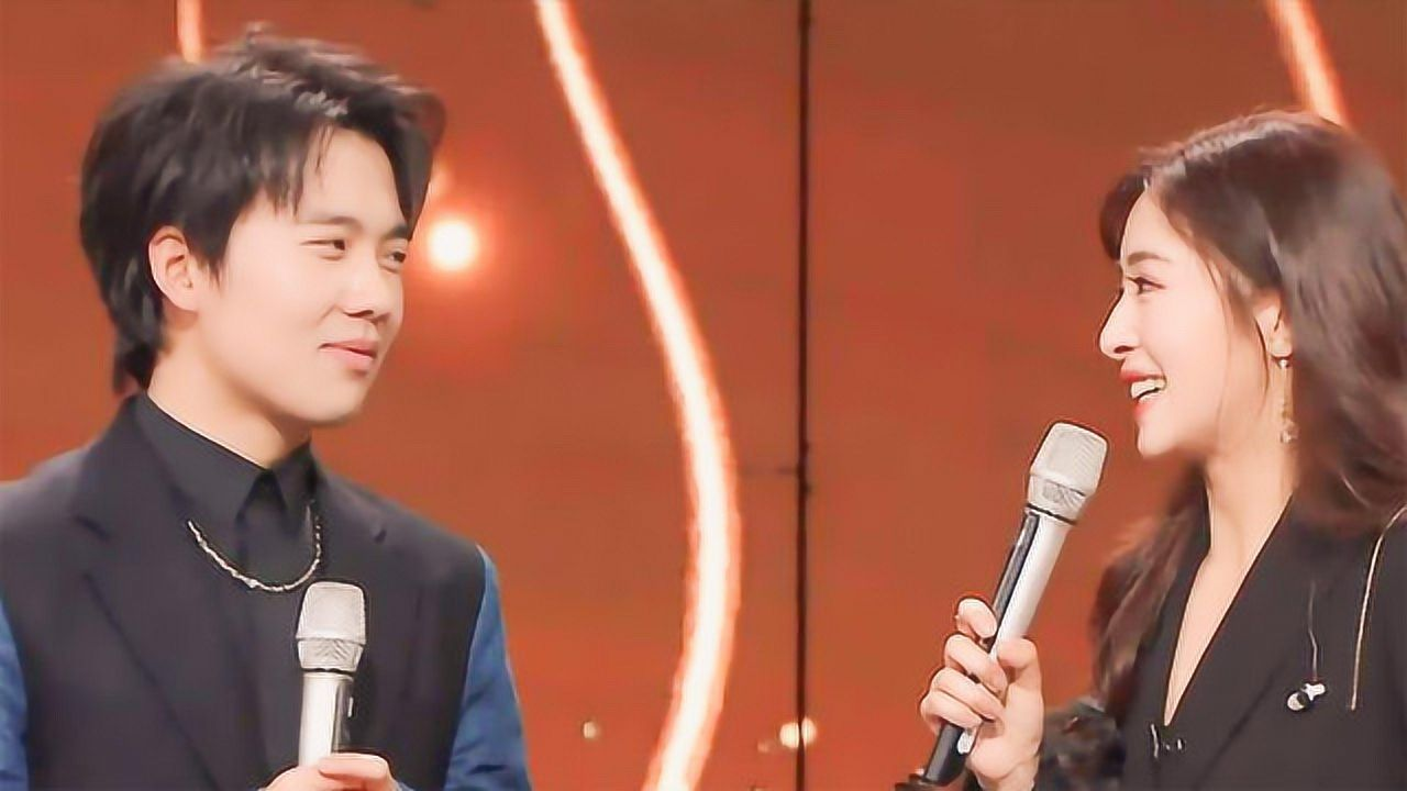 回顾张含韵15岁出道成名后是非不断34岁仍未婚她恨嫁吗