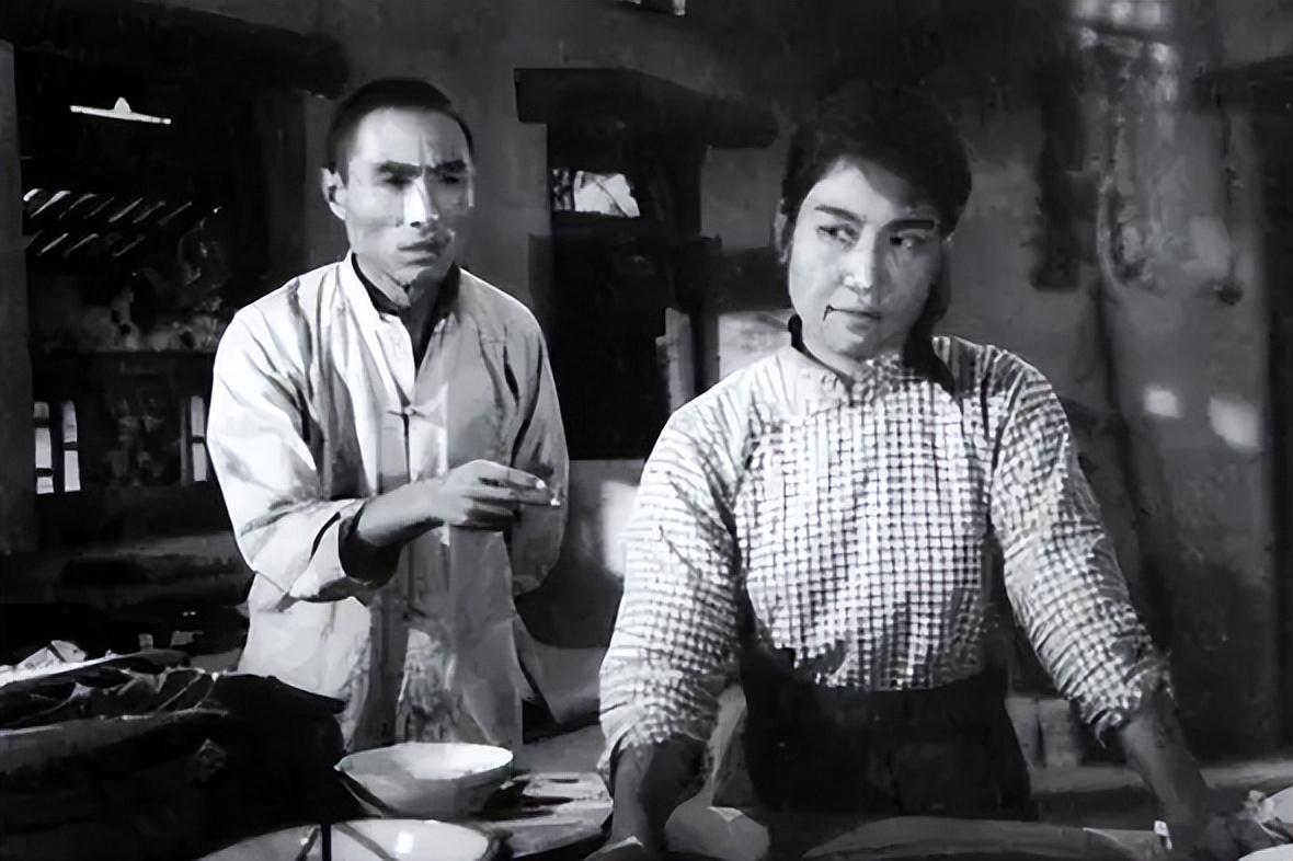 回顾仲星火去世7年3个亲女儿和后妈无联系遗孀的爱令人泪目