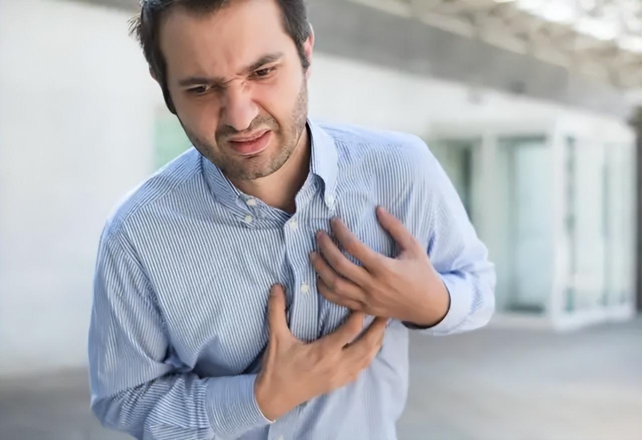 为何有的人打架时会心跳加速,身体不自主地颤抖?这种心理正常吗