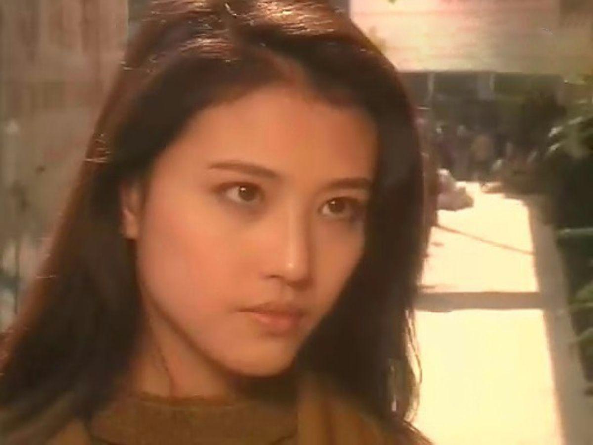 回顾周海媚23岁嫁给吕良伟一年后离婚如今独居北京不婚不育