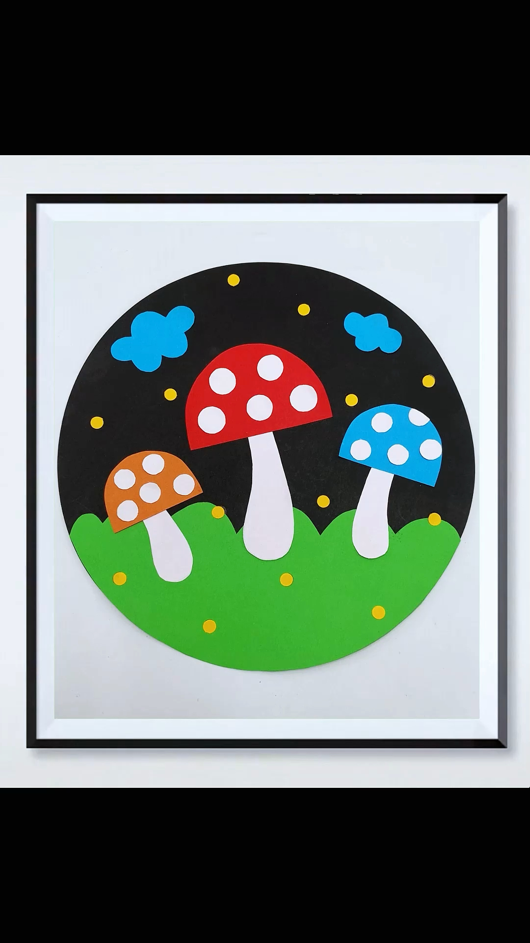 春天到了,用卡纸和孩子做幅春天主题画《彩色蘑菇》!