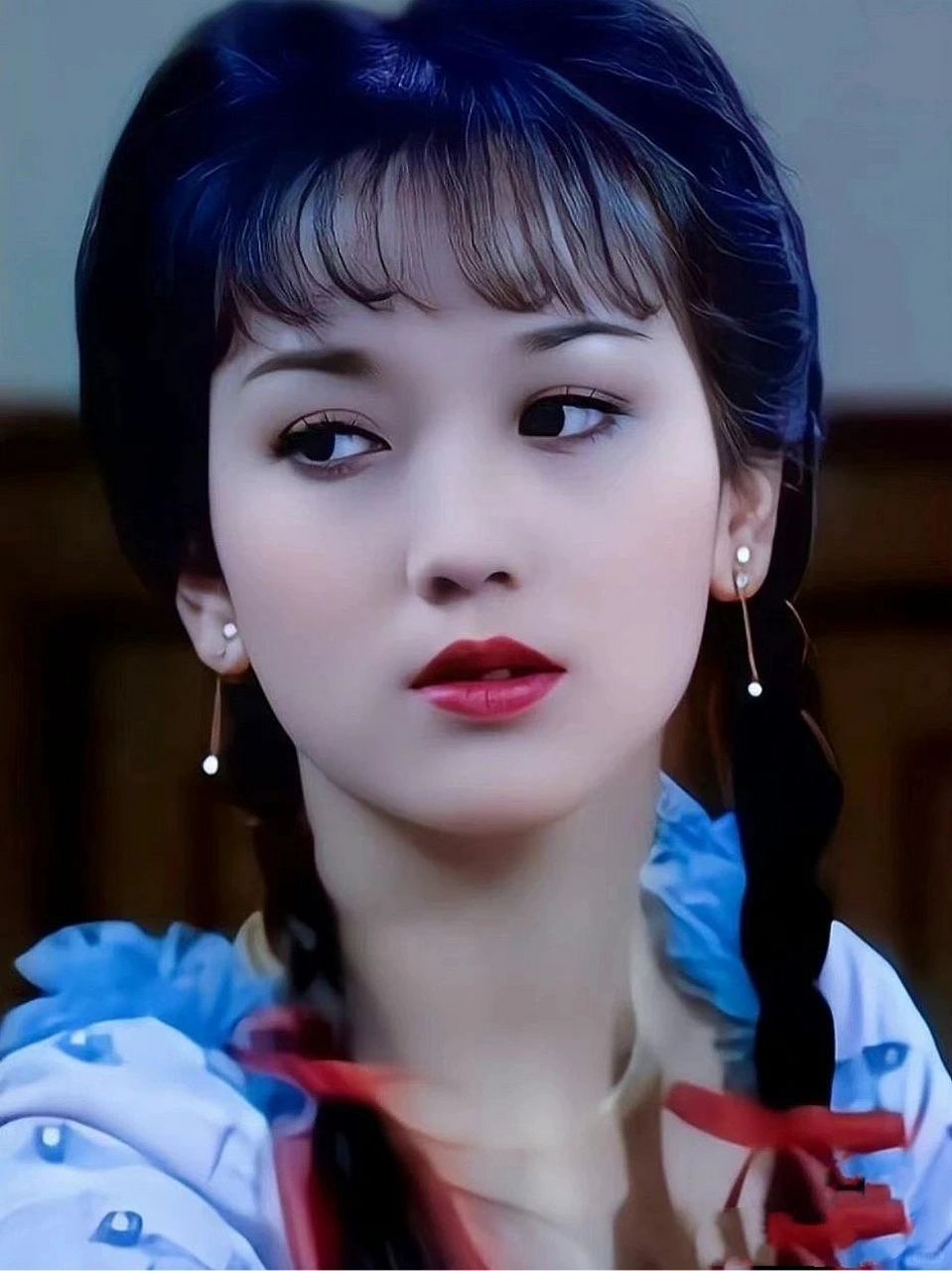 偶然间翻到了赵雅芝年轻时的照片,那份惊艳依旧美到我了.