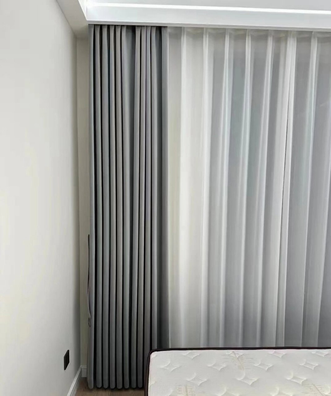 现代极简久看不腻的配色  🌟窗帘极简风:家居美学新宠,让生活更添