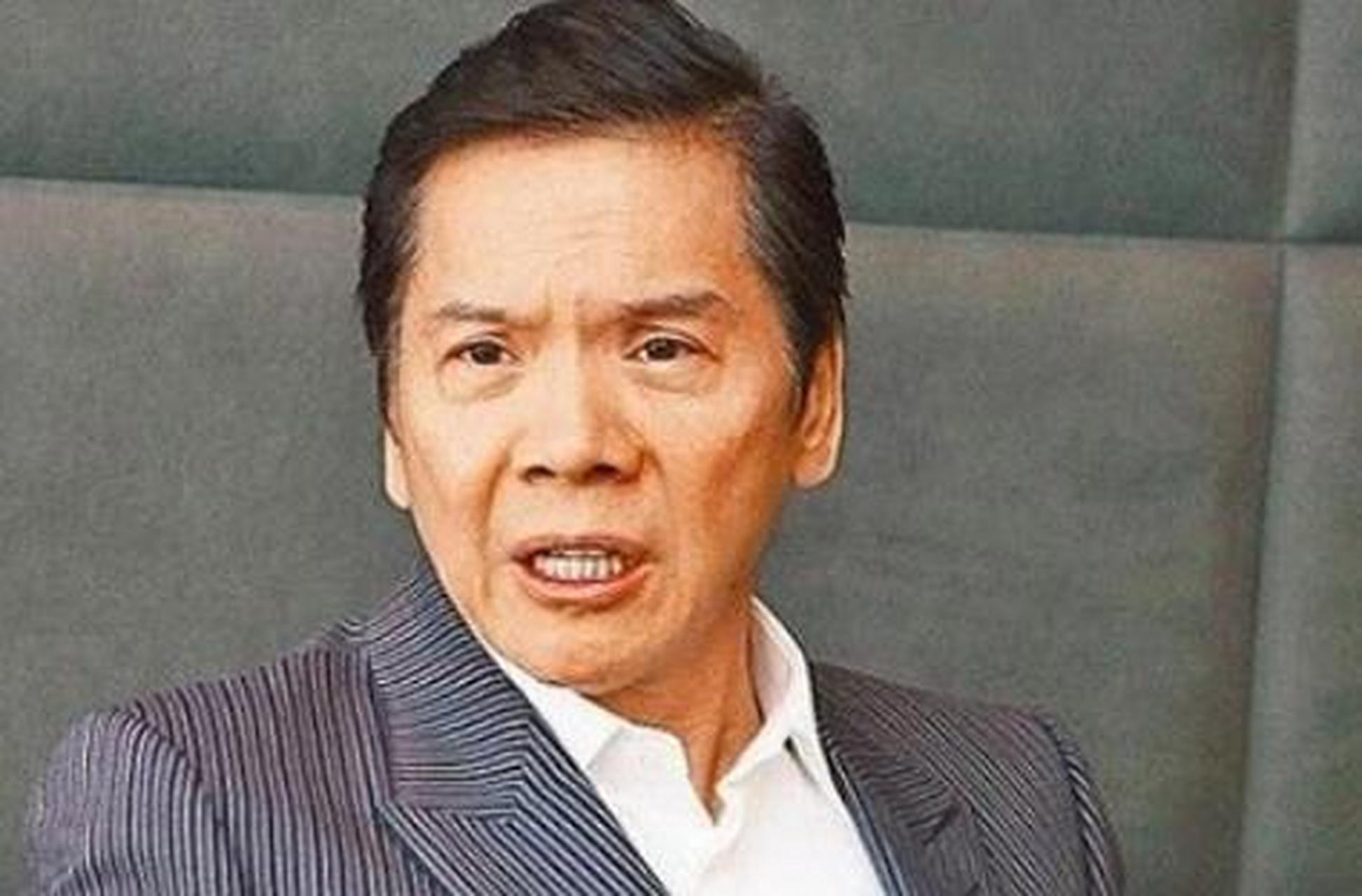 1996年,京城第一小混混白小航,在点歌台大闹事,向华强警告白小航不要