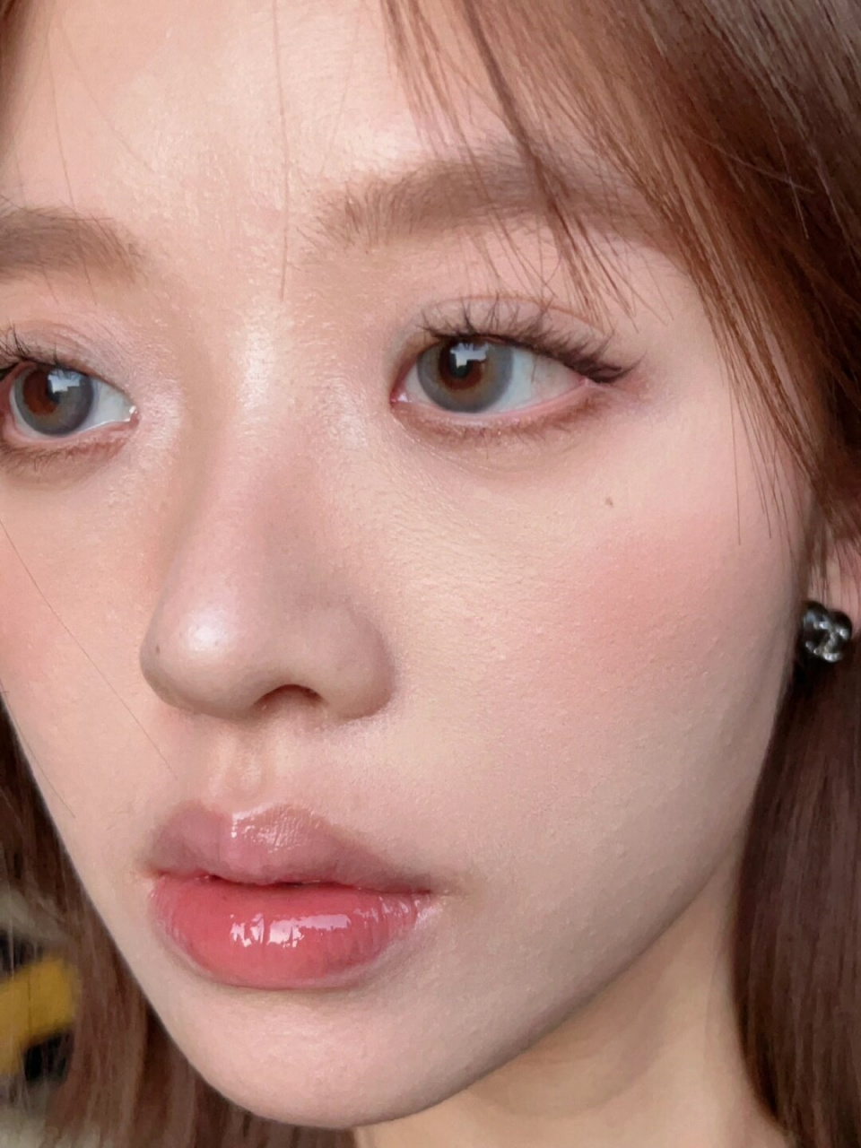 95  这款妆容,我主要追求的是"干净"二字.