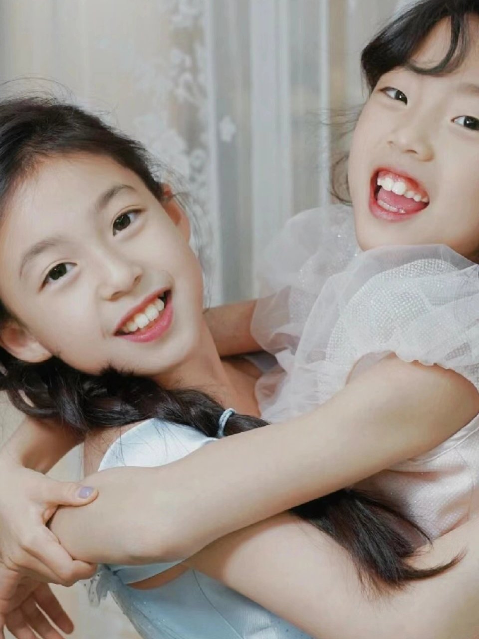 小泡芙长大还是小可爱 小泡芙长大后还是那个萌化人心的"小可爱"本人