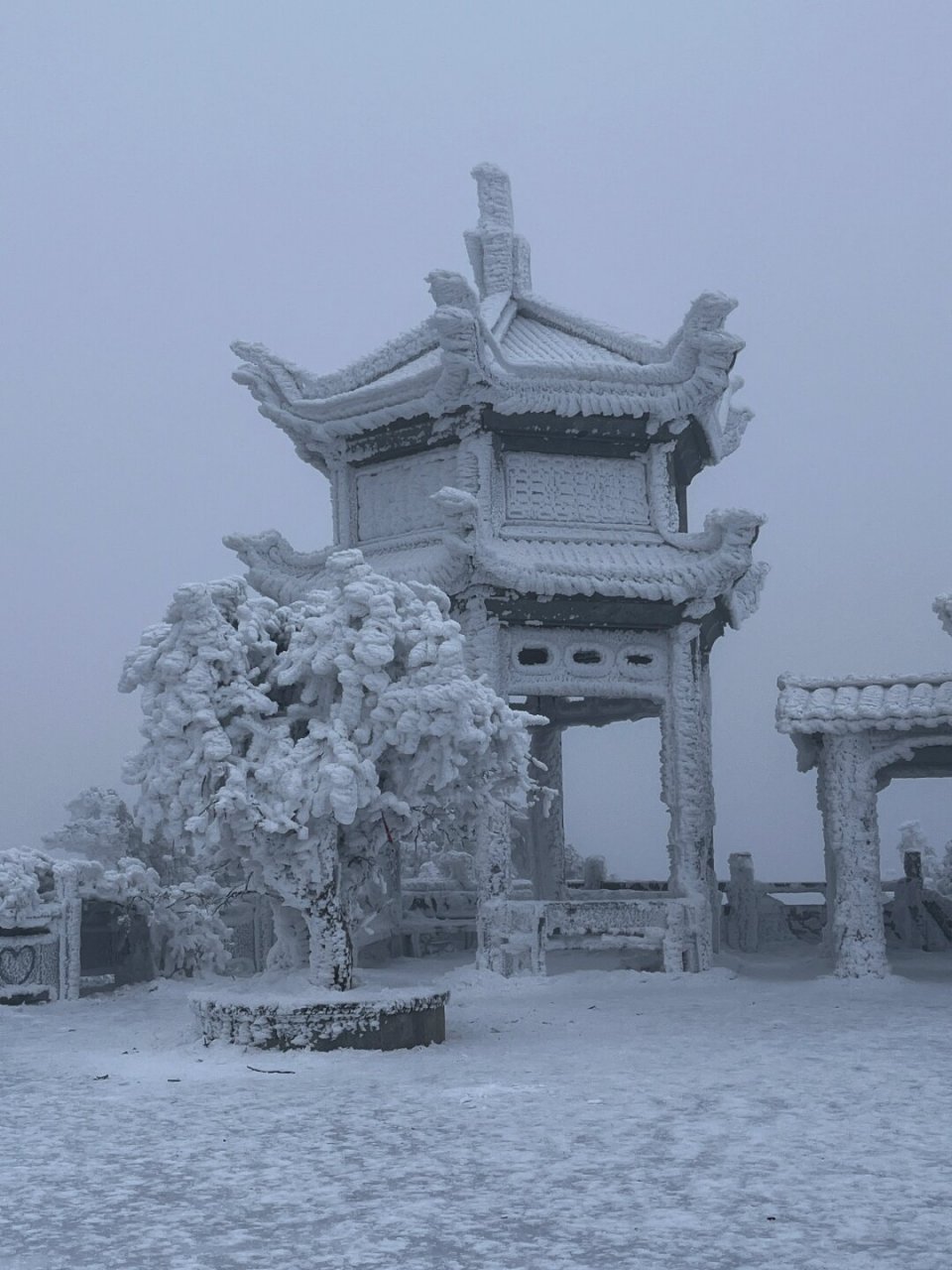 衡山的雪景图片