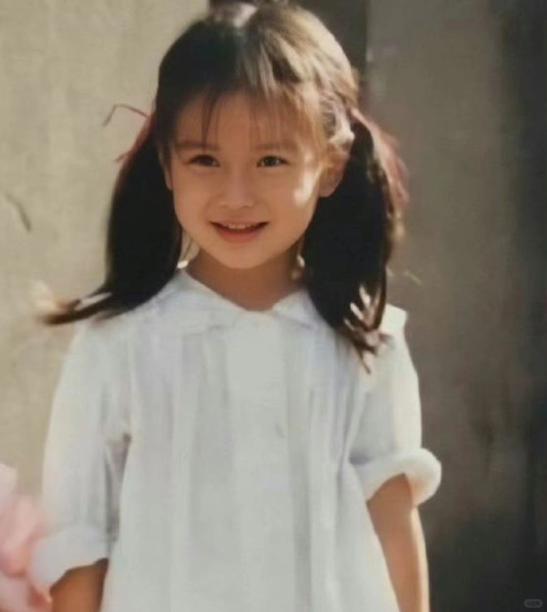 揭秘baby容貌变迁  一直以来,关于angelababy是否整容的话题热度不减.