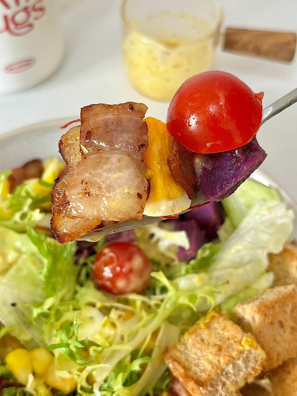 我的减脂秘籍 | 经典凯撒培根沙拉01  减脂期吃草是难免的啦,今天就