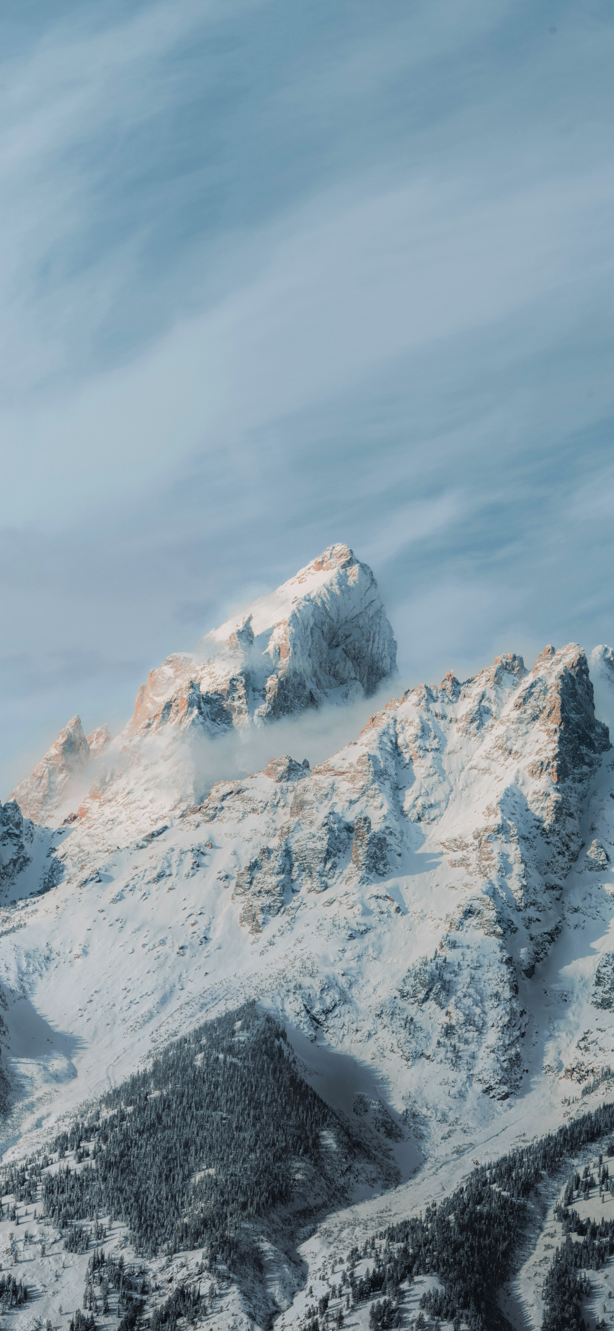 雪山之巅:壮丽风光壁纸