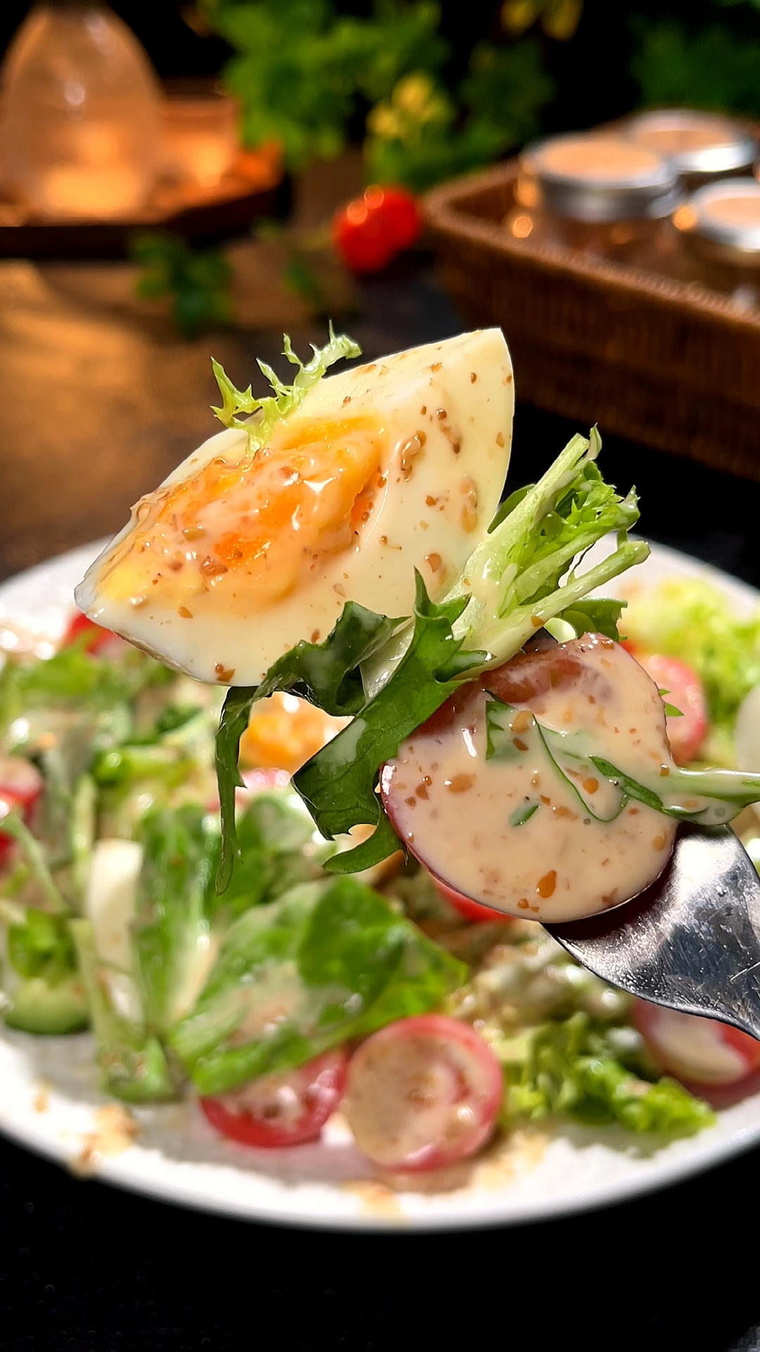 晚餐做这个好吃的蔬菜沙拉,配上灵魂沙拉汁,好吃还没有负担