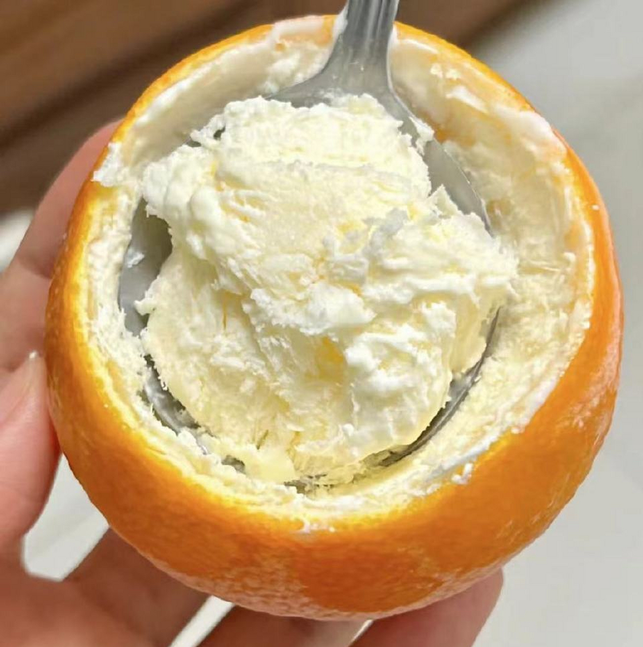 买到了长相端庄的橙子,来做几个香橙冰淇淋吧!