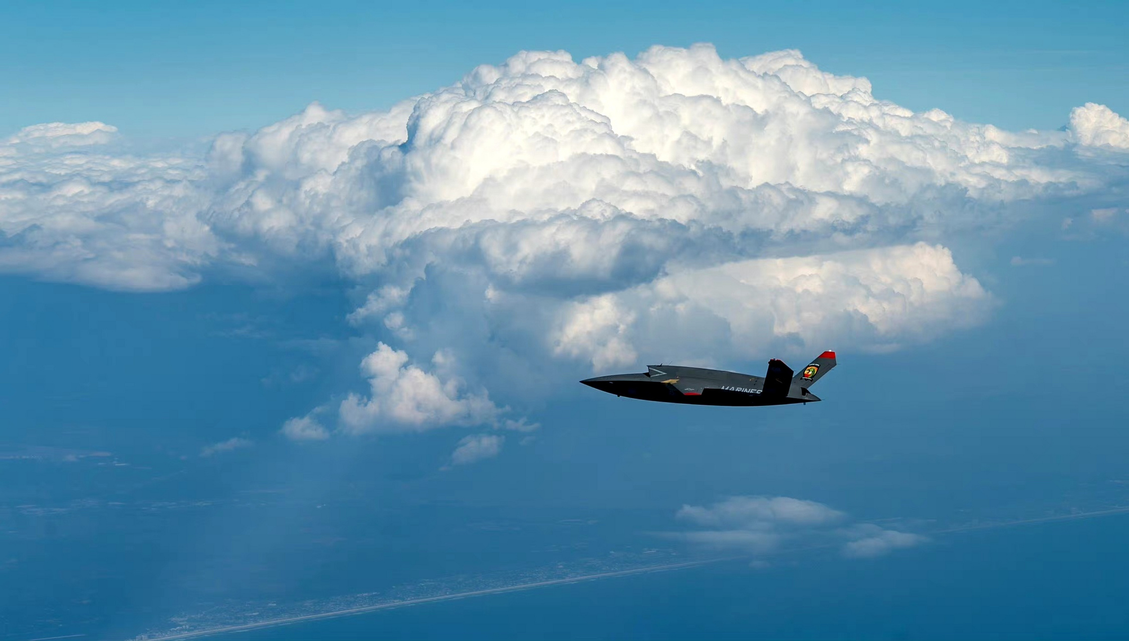 战机欣赏:进行测试的美国海军陆战队xq-58a "女武神"无人机,该机是