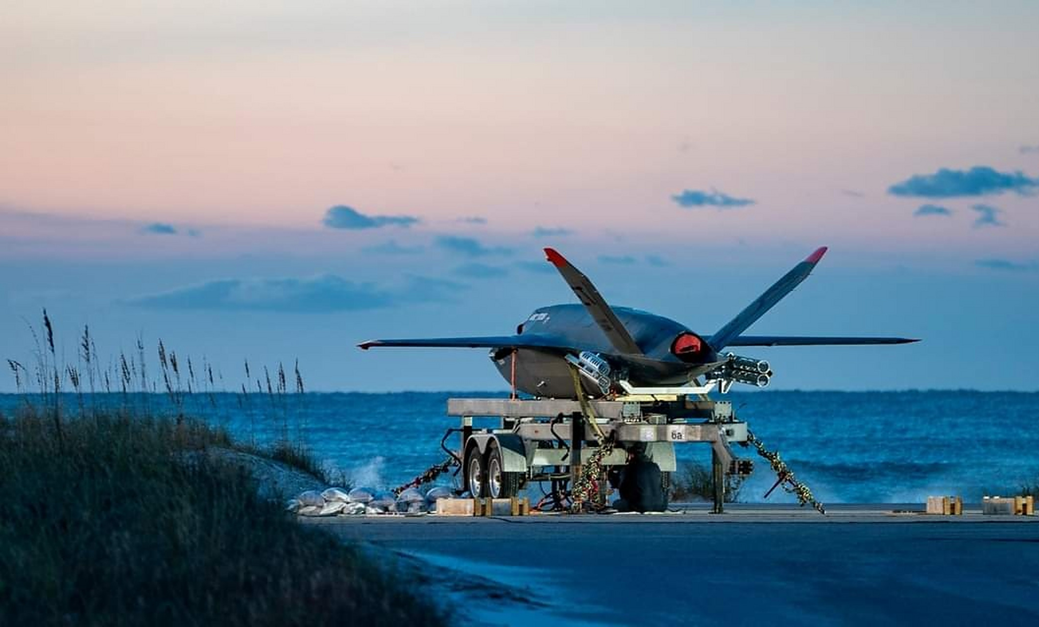 战机欣赏:进行测试的美国海军陆战队xq-58a "女武神"无人机,该机是