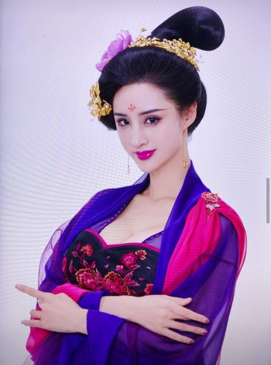 吴春怡参演的电影《破冰》在爱奇艺,腾讯视频,优酷播出.
