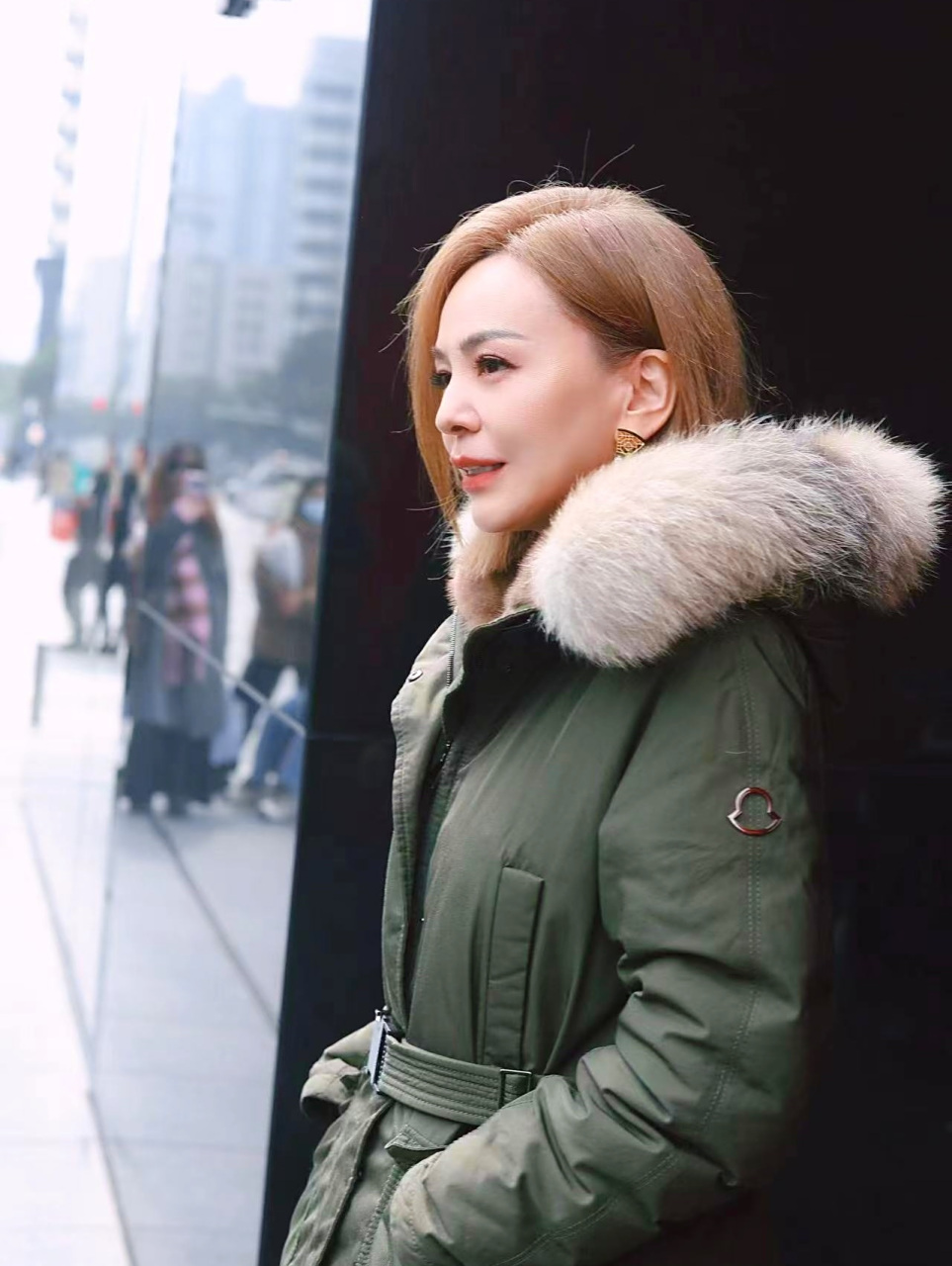 雪姨王琳参加浪姐路透,估计这款羽绒服要火了.#王琳浪姐路透