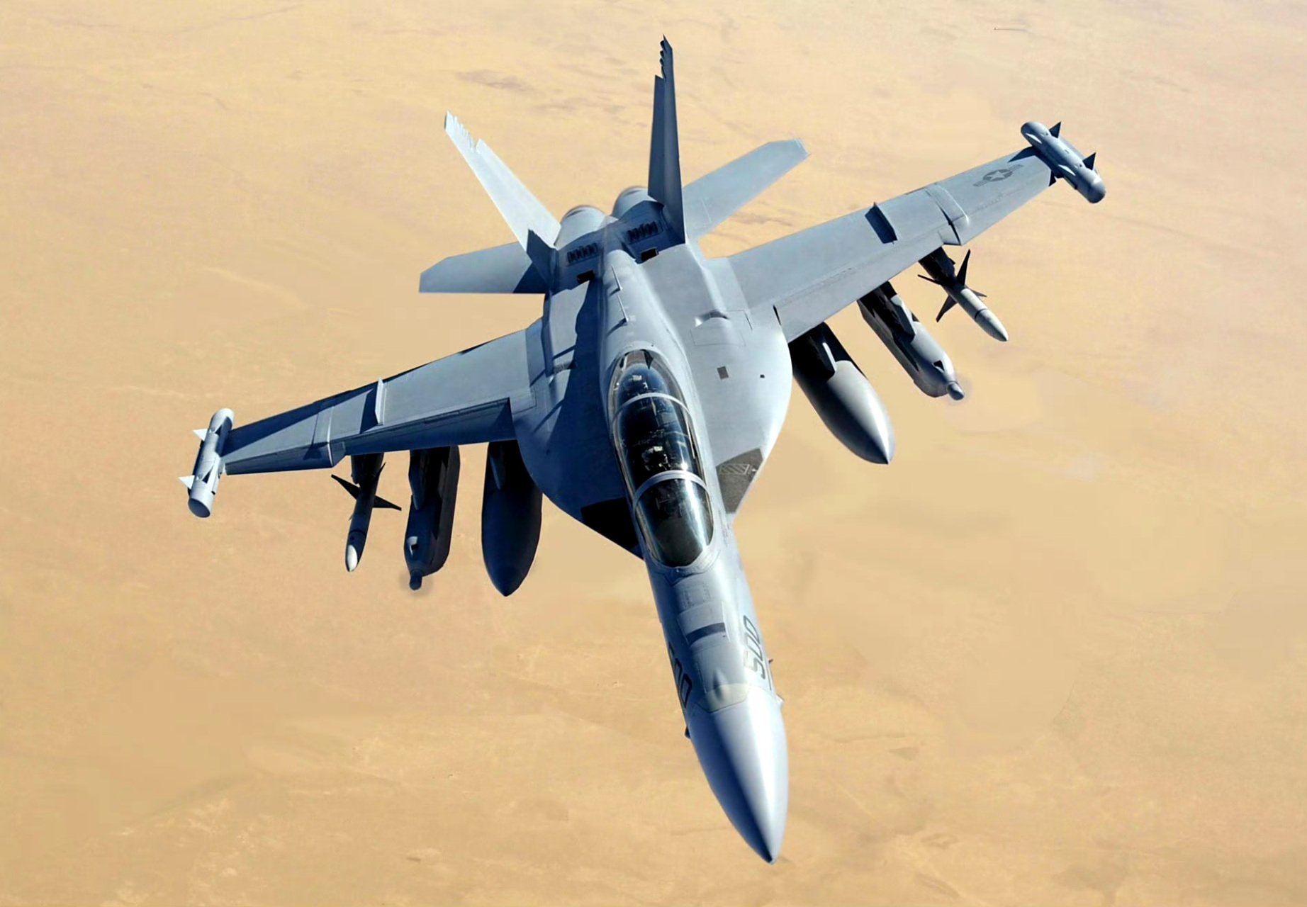 战机欣赏:美国海军ea-18g"咆哮者"电子战飞机,该机在双座大黄蜂f型的