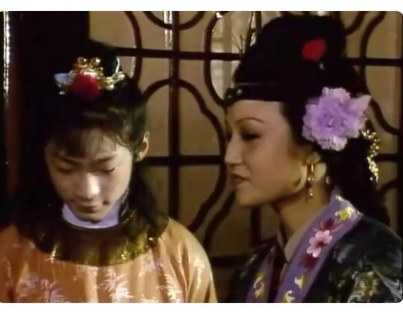 彩云喜欢贾环,贾环心里还是有点数的,毕竟他也不傻,况且赵姨娘也非常