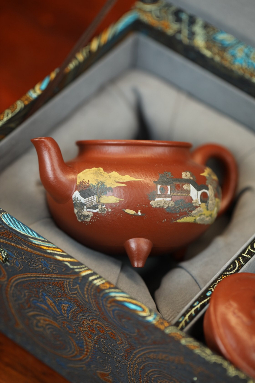 大彬如意·全手工    张志清高徒泥绘作品 /容量260cc/极品朱泥 壶,乃