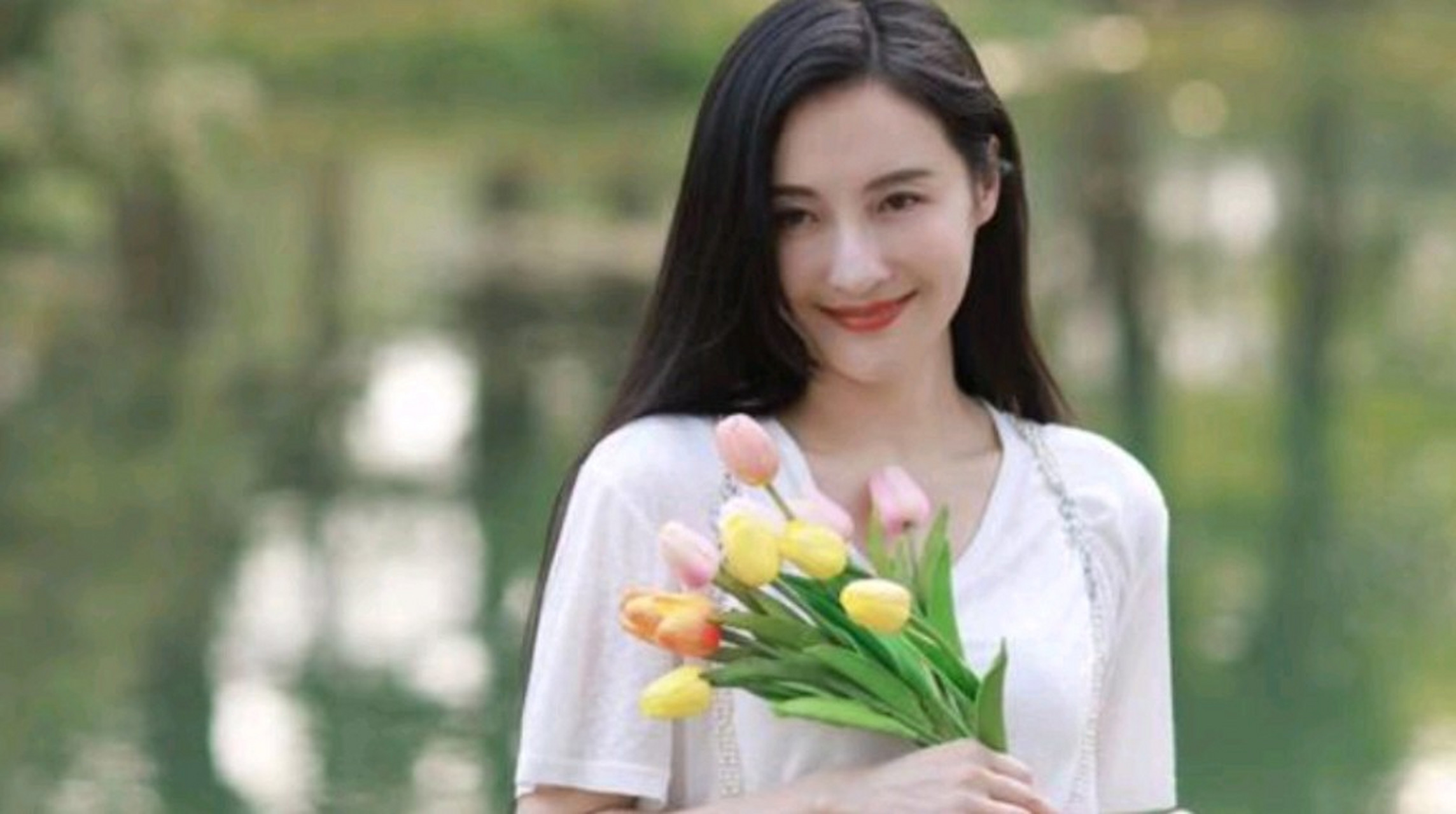 《卧虎》中,孙晶晶饰演"大嫂"梅子姐,非常魅惑动人,非常妖袅多姿,非常