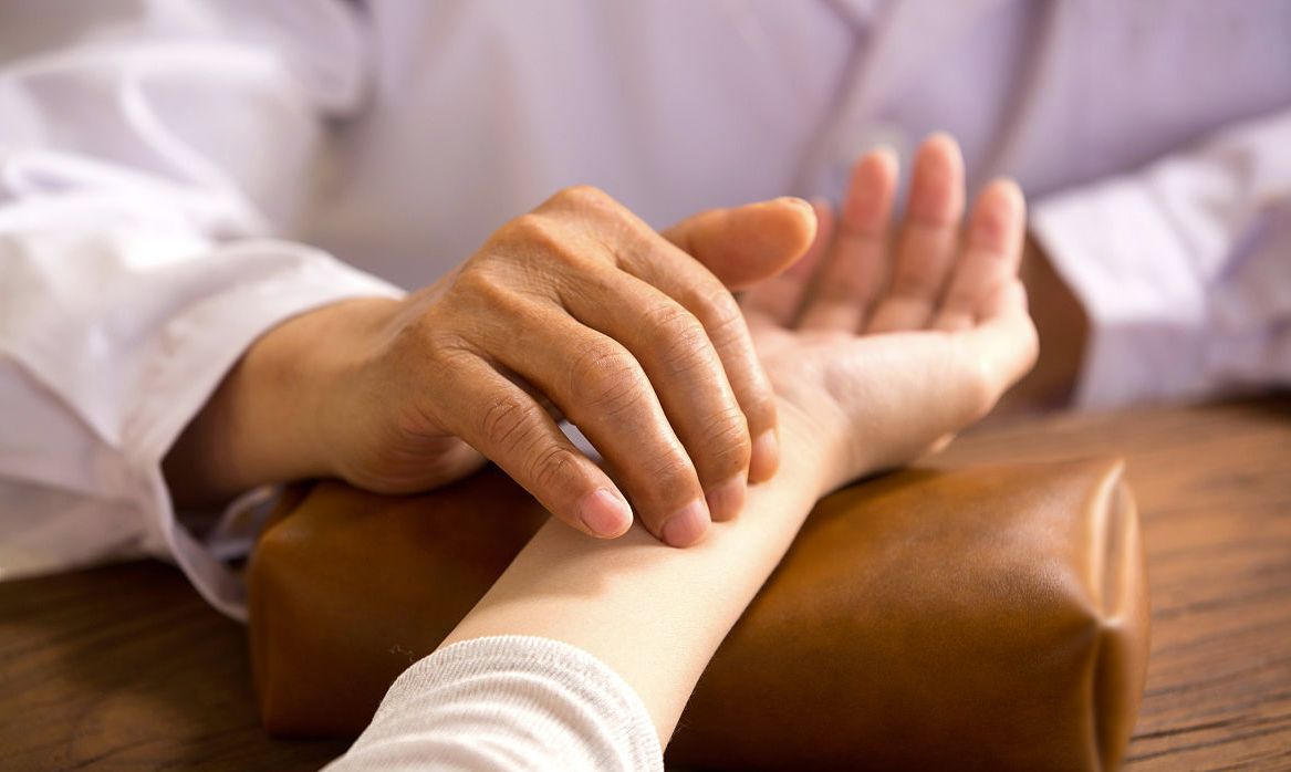 何廉臣:在鲁迅笔下被污名化的中医大师,他的真实医术与医德揭秘