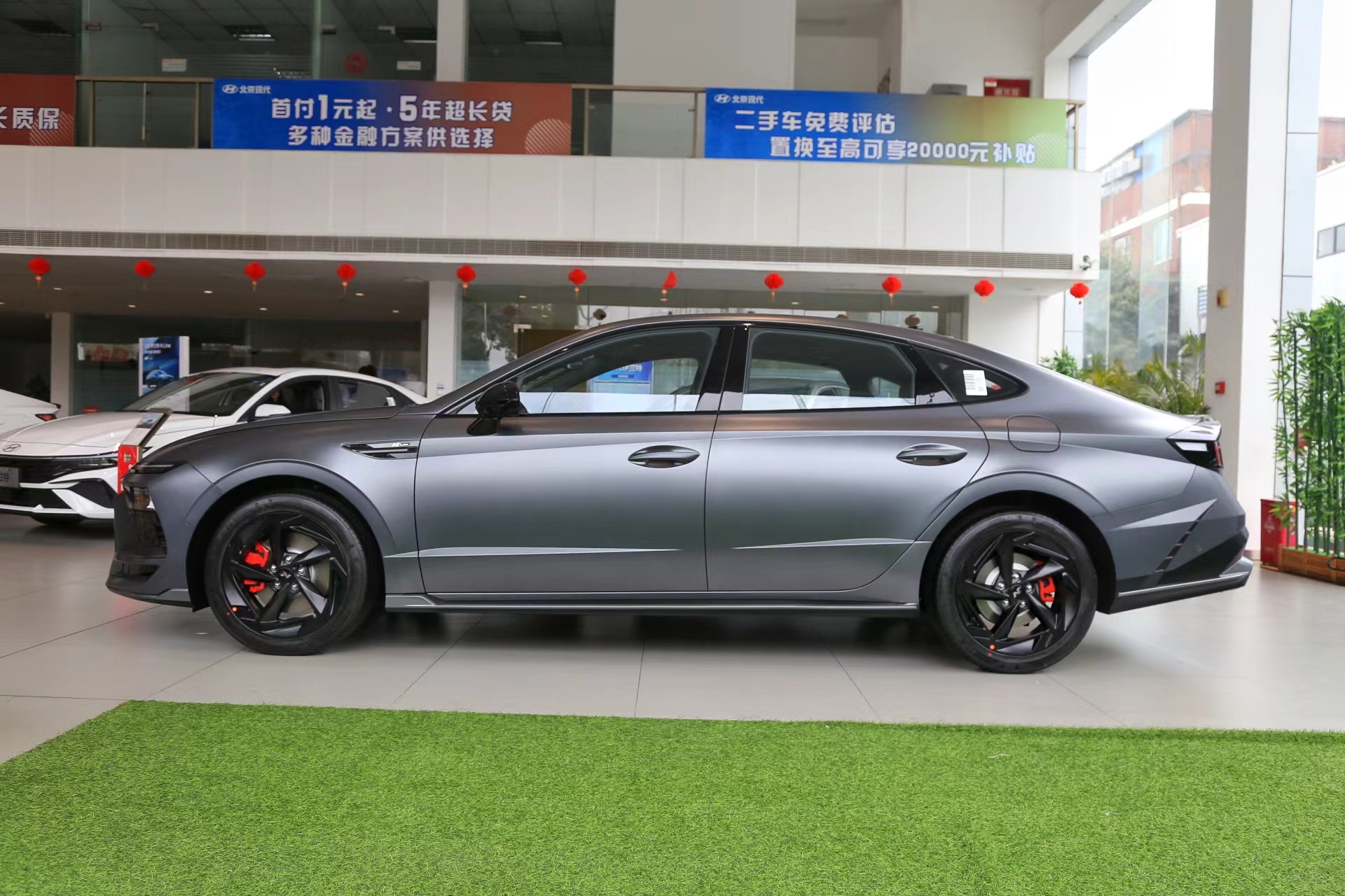 前几日,北京现代第十一代索纳塔式发布预售,其中1.