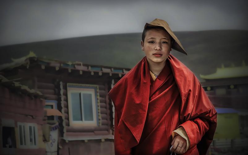 国内最大尼姑庵有2万女性在此修行天黑后必须遵守一条死规定