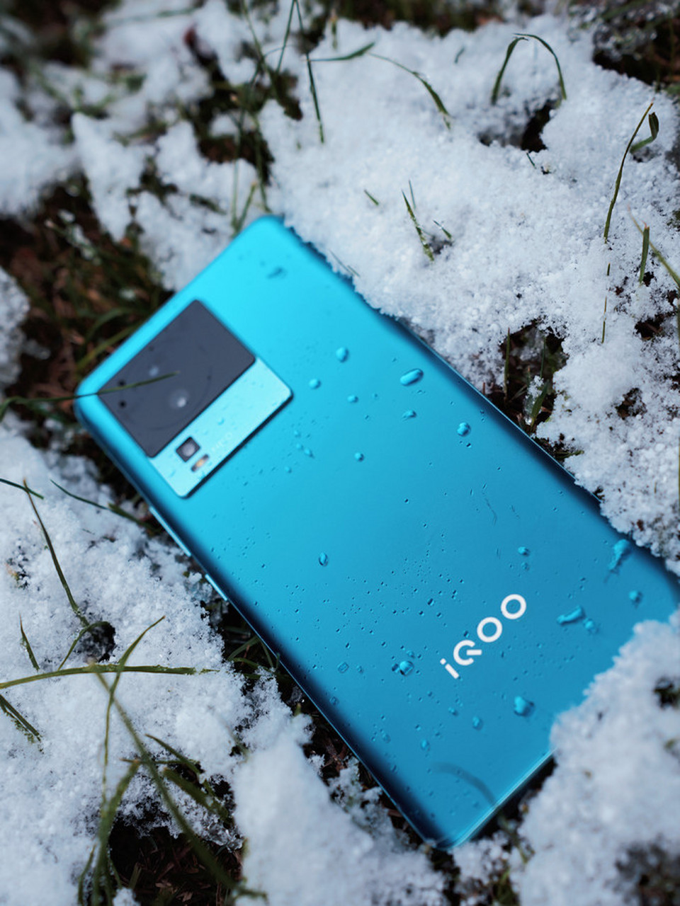 vivo iqooneo7se手机原价2099元,现直降4百大优惠至1683元起.