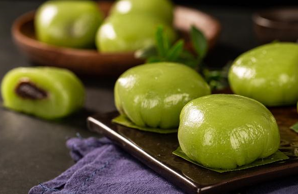 春天别错过它,做成绿团,翠绿清香,口感细腻,全家都爱吃