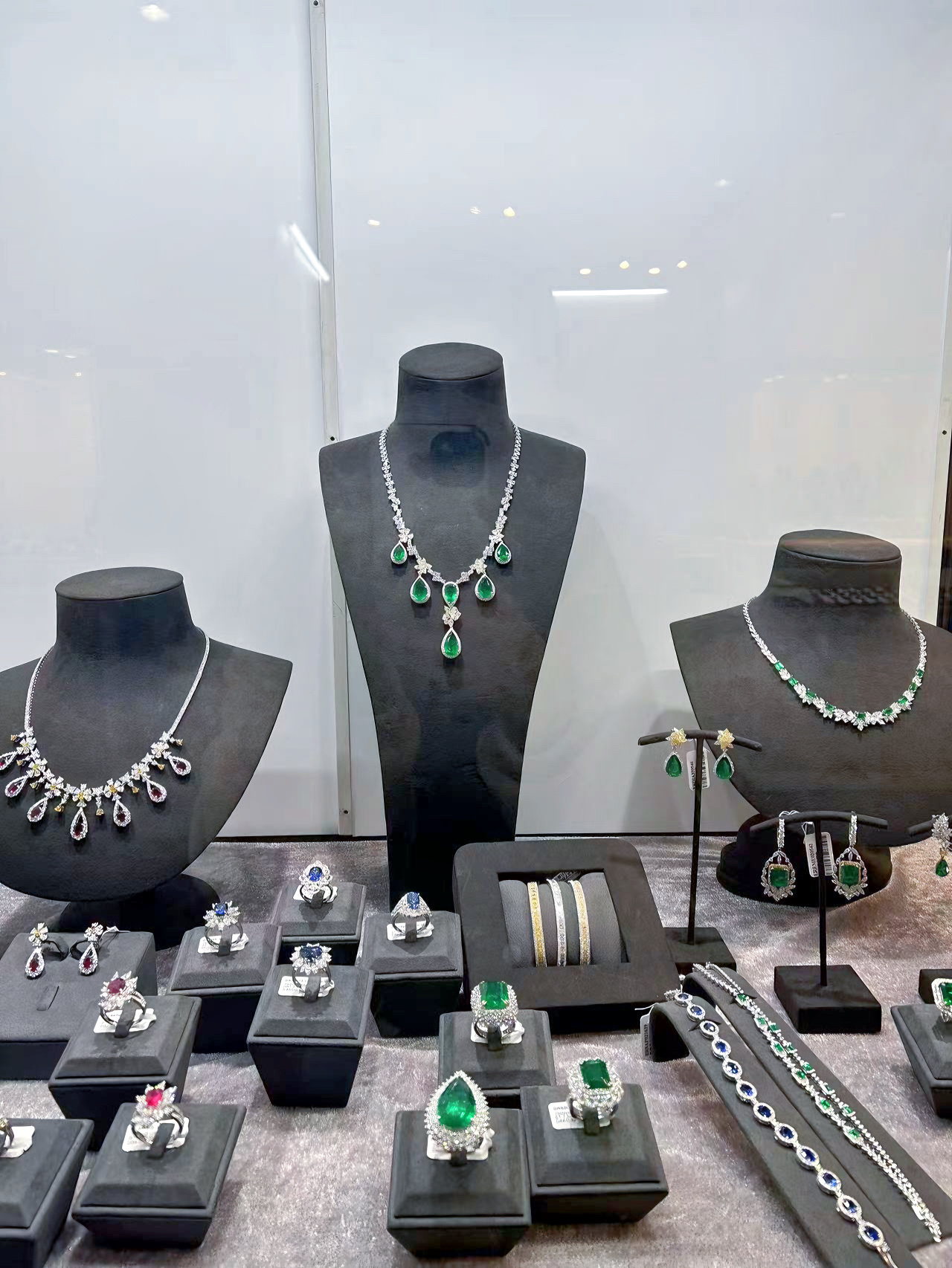 多图看现场2024香港国际珠宝展信息量很大