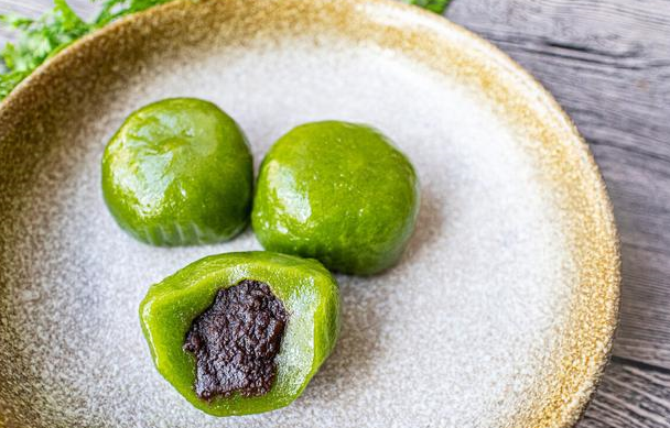 春天别错过它,做成绿团,翠绿清香,口感细腻,全家都爱吃