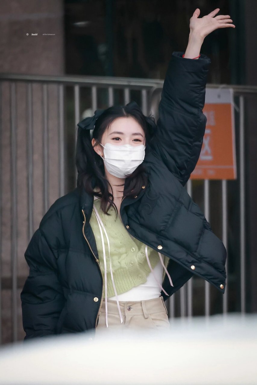 99  95今日份的刘浩存真是美翻了!