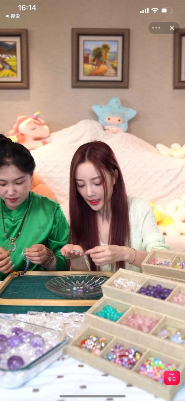 李小璐直播重生:从喧嚣到平静,用双手串起新人生