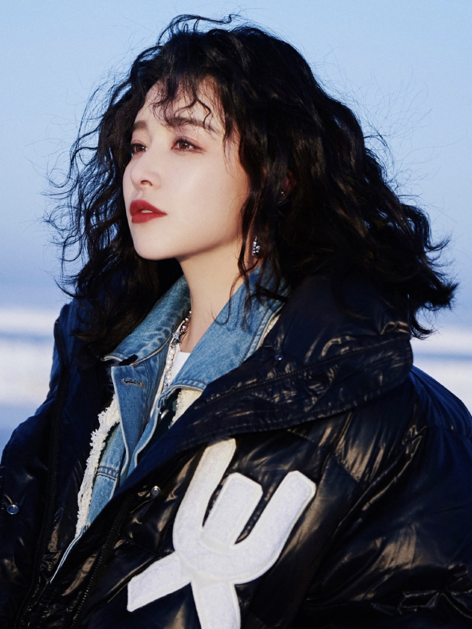 阚清子长发羊毛卷  阚清子港风新造型登场好漂亮啊,长发羊毛卷可甜可