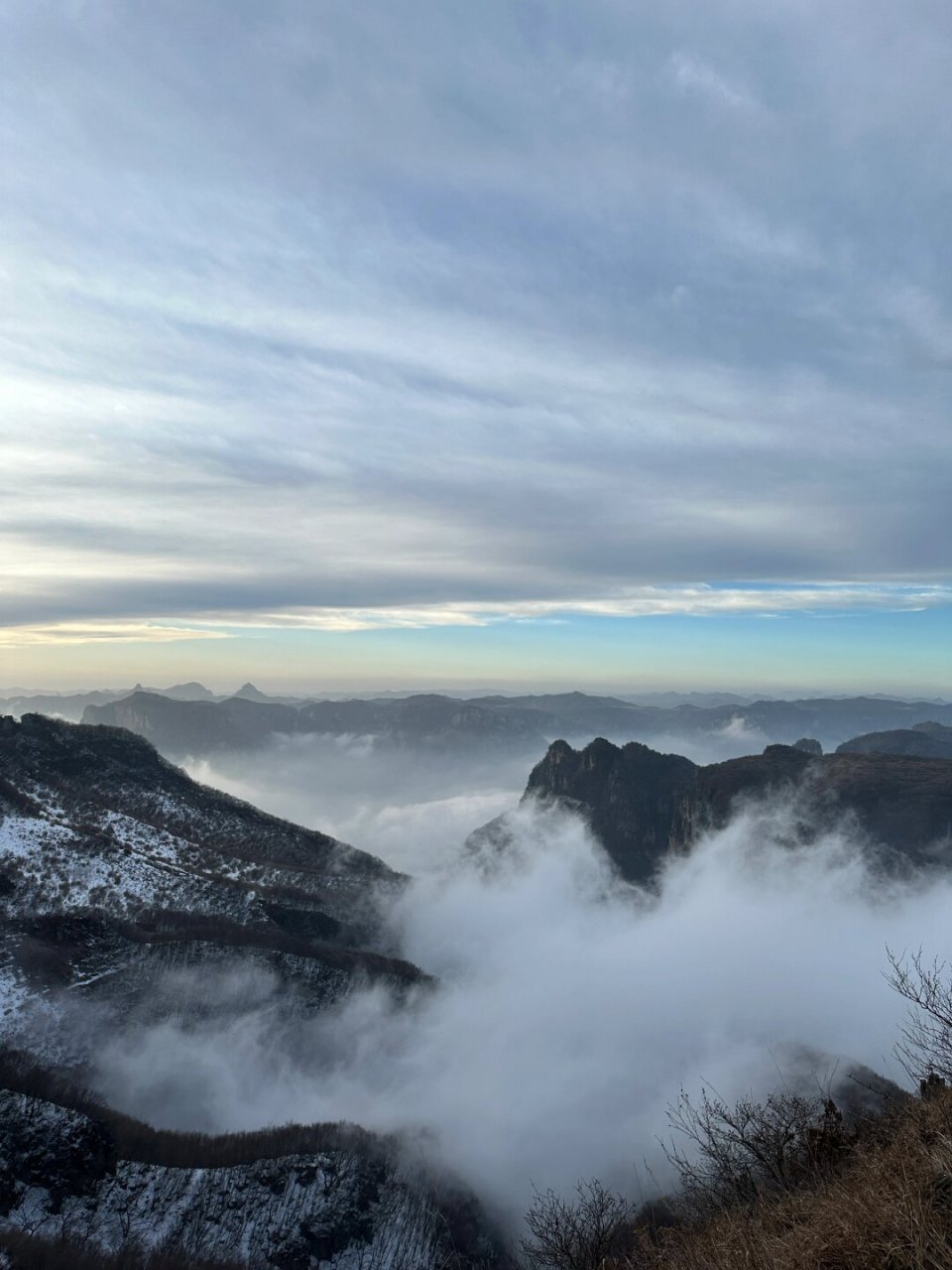 云海最美的山图片