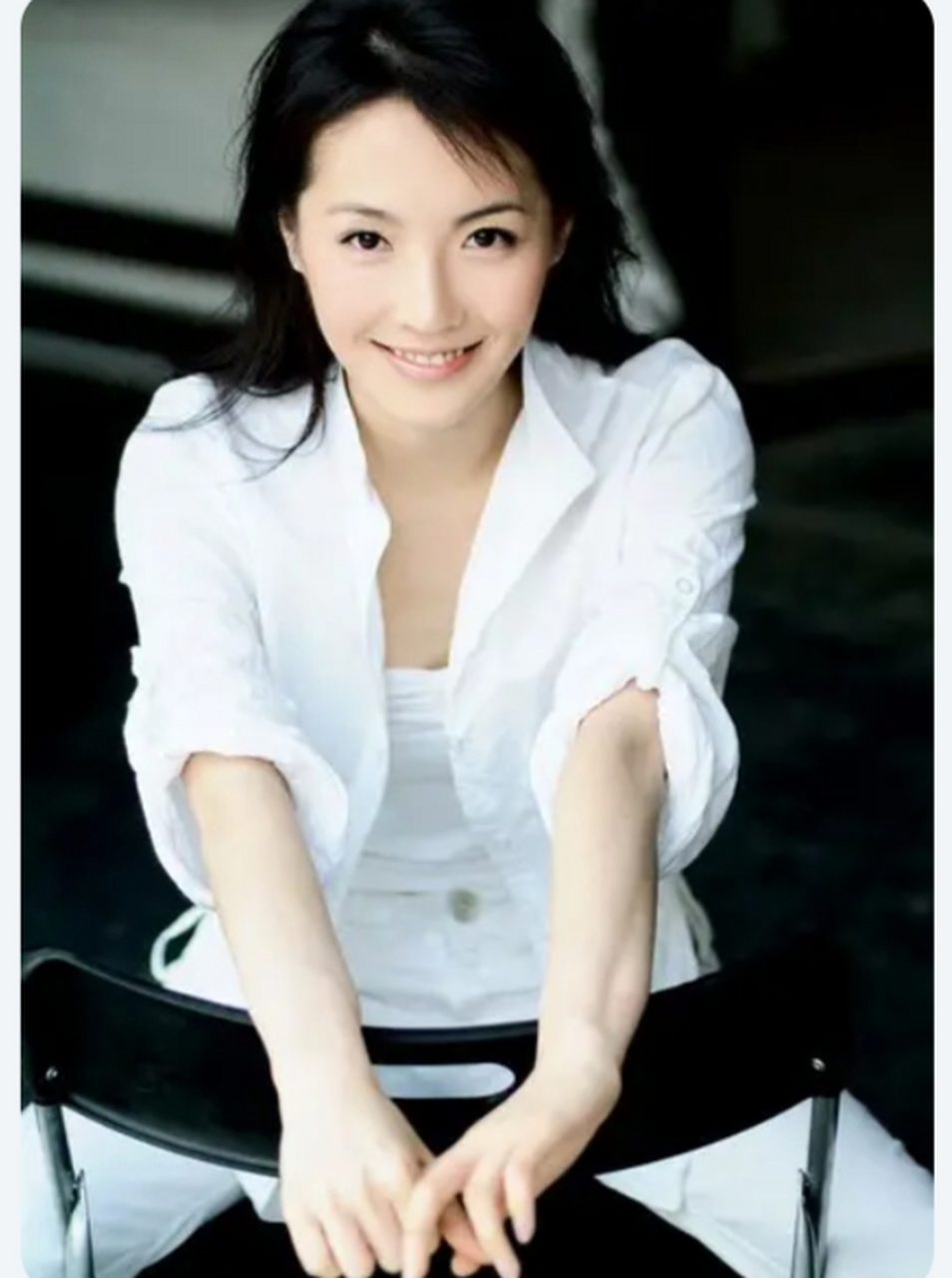 《卧虎》中,孙晶晶饰演"大嫂"梅子姐,非常魅惑动人,非常妖袅多姿,非常