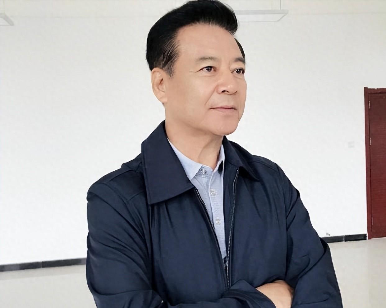 著名演员颜世魁:一生悲惨,67岁仍旧单身无子女,母亲不敢老去