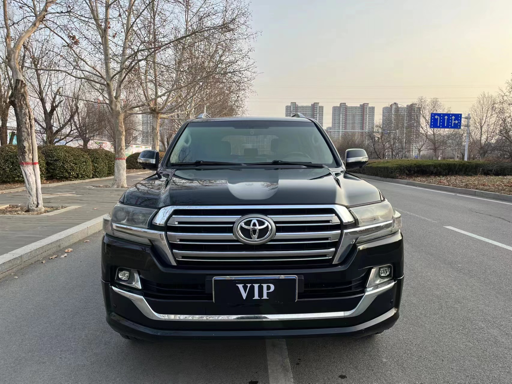 新车80多万10年后还值多少钱?丰田汽车的理财神器丰田陆地巡洋舰