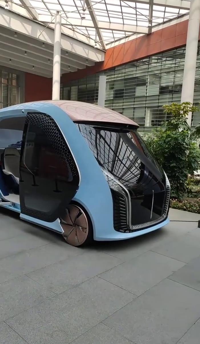 红旗可爱的面包车