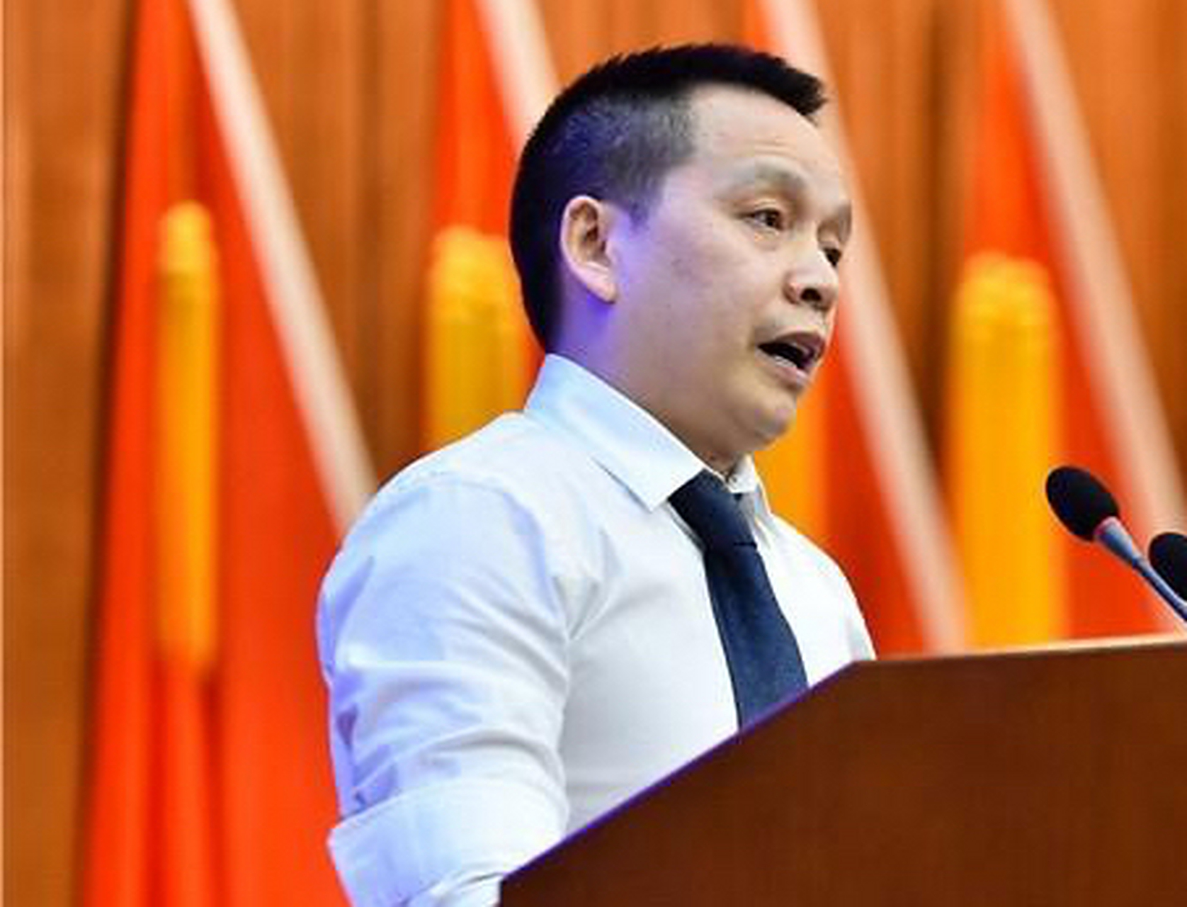 全国人大代表,盐津铺子董事长张学武建议将个税起征点提升至8000元