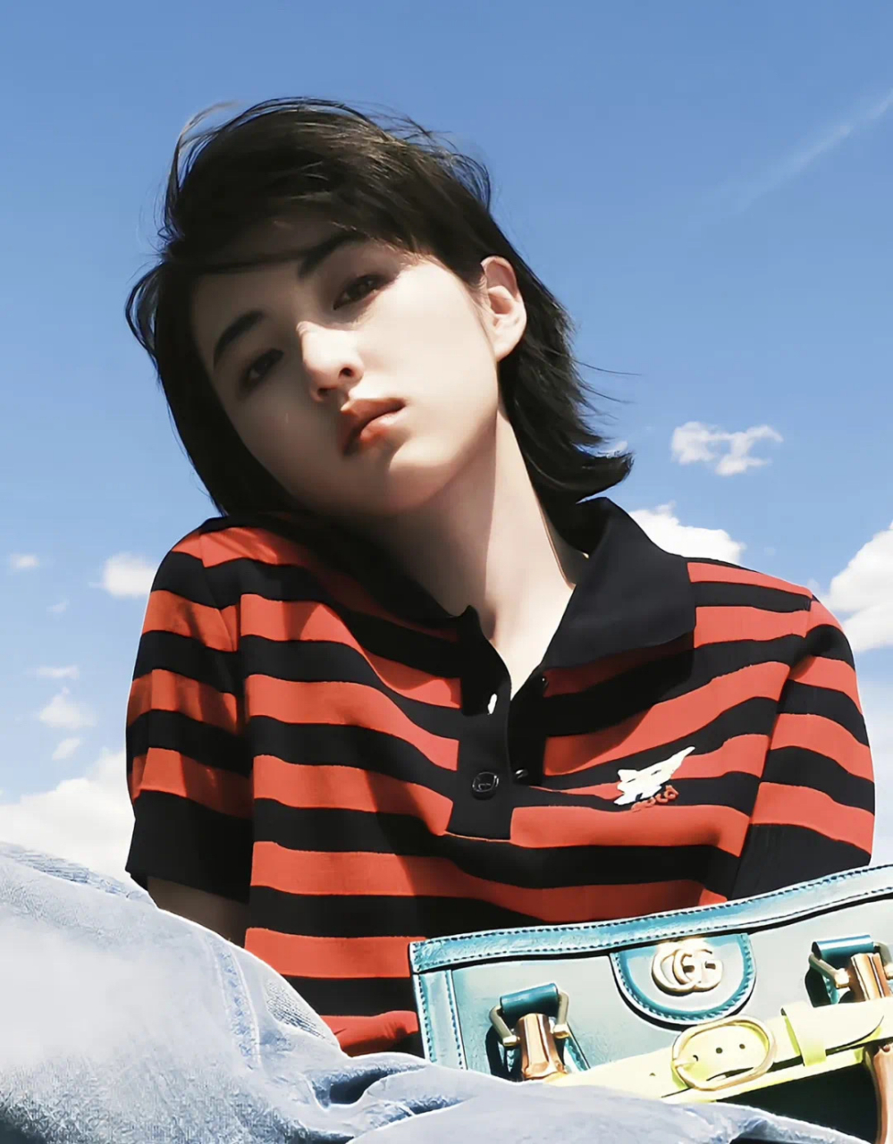 虽然粉丝和很多路人都在为张子枫鸣不平,但她甘愿给王俊凯做二番,倘若