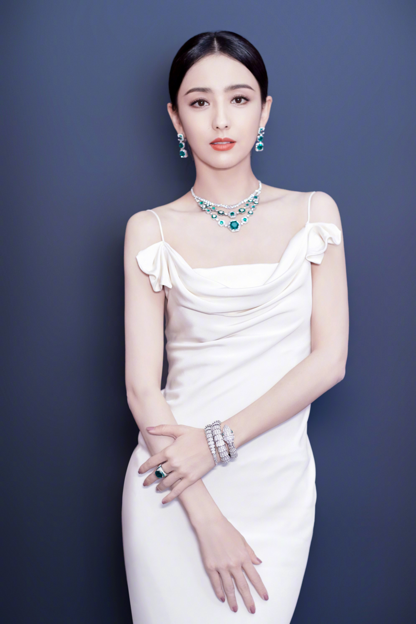 佟丽娅,1983年8月8日出生于新疆伊犁察布查尔,中国内地影视女演员,她