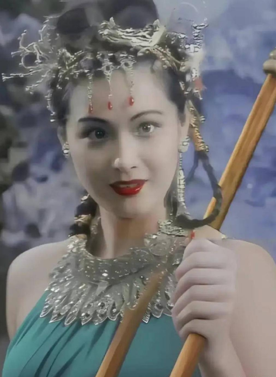 西游记中,张青饰演的万圣公主是真的美,但是现在也逃不过岁月的侵蚀啊