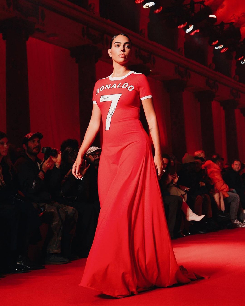 总裁夫人走秀#c罗# #乔治娜